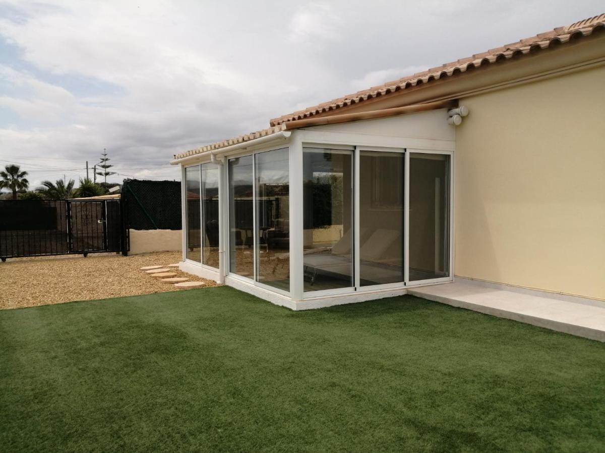 Villa Los Castos Immaculate 2-Bed Villa Арболеас Экстерьер фото